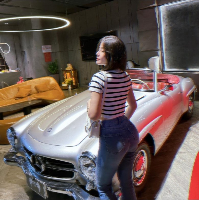 Vợ Tây Bùi Tiến Dũng gặp amp;#34;đối thủamp;#34; nhan sắc, là tiểu thư quý tộc, từng đọ dáng amp;#34;cháyamp;#34; bên Hà Hồ - 7