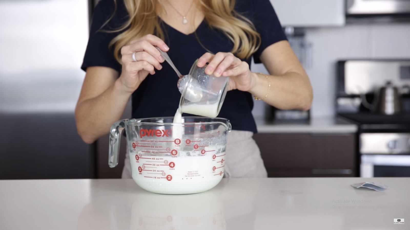 Cách làm sữa chua tại nhà vừa dễ vừa ngon, không bị tách nước - 4