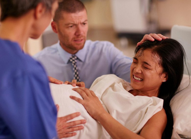 Thay vì phải chịu đau đớn khi chuyển dạ, các sản phụ có thể yêu cầu làm giảm đau trong đẻ. (Ảnh minh họa)