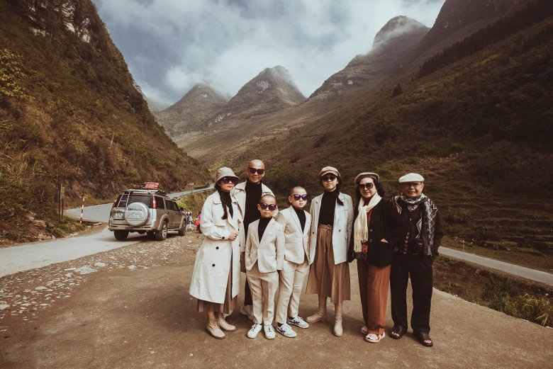 Chàng con rể đưa bố mẹ vợ đi phượt hơn 5.500km dọc Việt Nam, ảnh đẹp vô số, 3 thế hệ chơi vui quên ngày tháng - 1