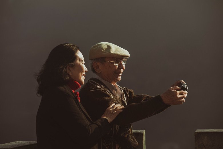 Anh Thịnh cảm thấy vui và hạnh phúc khi bố mẹ vợ đã gần U80 nhưng vẫn khoẻ mạnh, để đi khám phá mọi miền Tổ quốc cùng con cháu