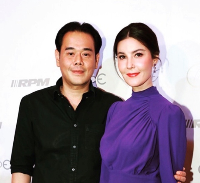 Người đàn ông này ngoại tình bất chấp bị vợ phát hiện.