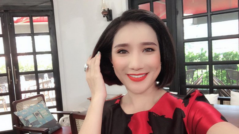 NSƯT Cát Tường quyết định tạm ngừng vai trò “bà mối quốc dân”.