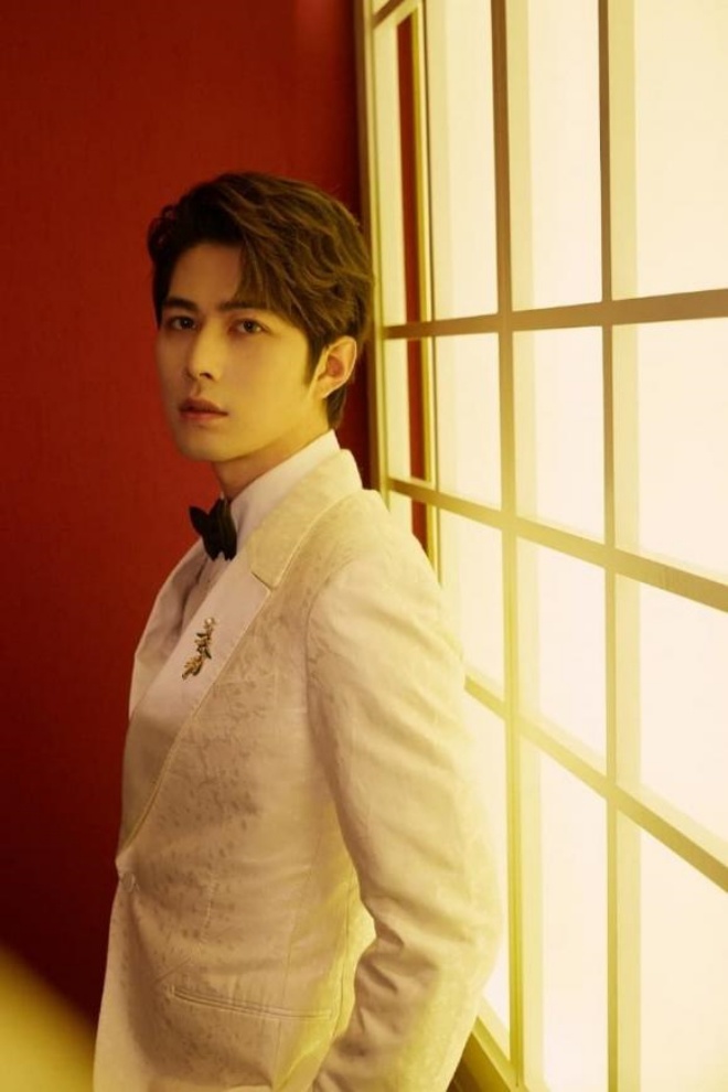 Trần Học Đông bị chấn thương vì gặp tai nạn ô tô.