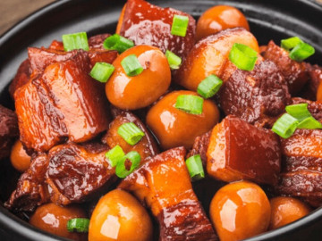 Kho thịt càng cho nhiều gia vị càng không ngon, nhớ “1 bỏ 3 không” thịt mềm thơm, đậm vị, chẳng bị tanh nồng