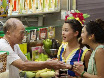 9 luật ngầm khi ghé tới các khu ẩm thực ở Singapore: Nên biết trước khi du lịch