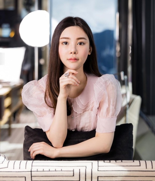 Thái Thiên Phượng là chân dài triển vọng của Hong Kong.