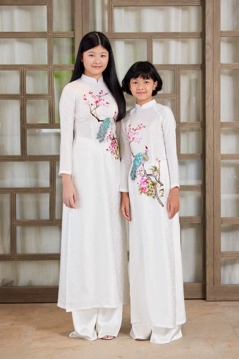 An Nhiên là chị, An Như là em. 2 con gái Bình Minh dù nhỏ tuổi nhưng đã là thế lực nhí thâu tóm truyền thông hot hơn bố mẹ vì màn lớn nhanh như thổi.