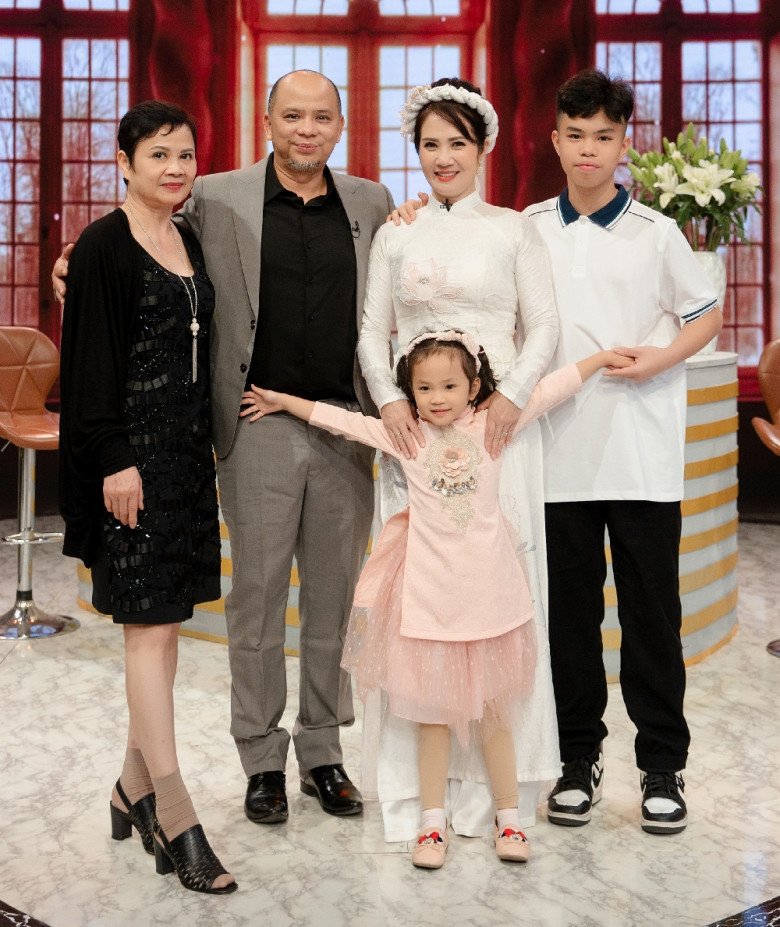 Con của Anh Tuấn - Nguyệt Hằng cũng có mặt tại chương trình.