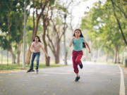 Sức khỏe - Cô giáo gọi báo con gái lớp 4 bị chảy máu "vùng kín", mẹ ngỡ dậy thì sớm nào ngờ vì lý do khó đỡ này