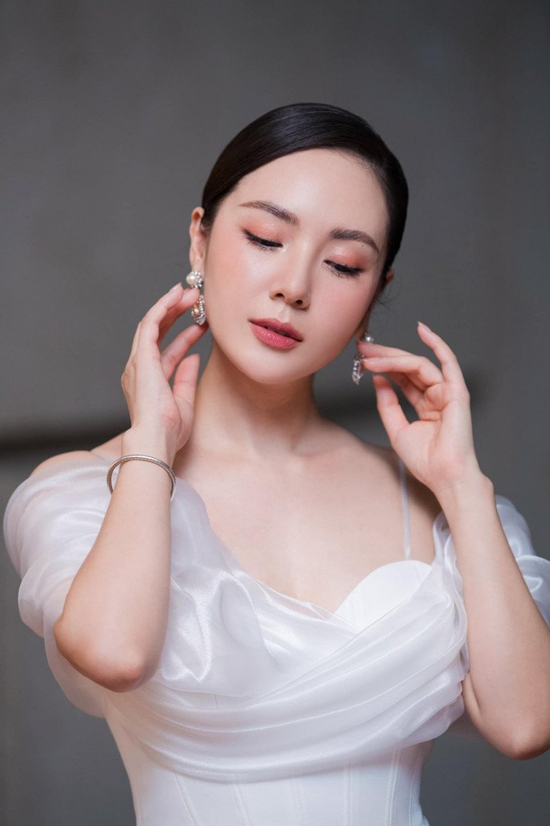 Gần 40 tuổi vẫn xinh đẹp độc thân, ca sĩ Phương Linh còn được khen amp;#34;khéo tay hay làmamp;#34; khi vào bếp - 1