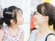 Làm mẹ - Con gái hỏi "Sao bên dưới mẹ có râu?", tôi trả lời chuẩn như sách giáo khoa