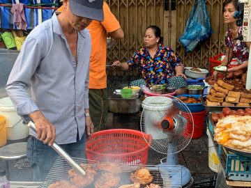 Quán cơm tấm Sài Gòn 1 ông 2 bà”, bà nhỏ và bà lớn sống hòa thuận như chị em