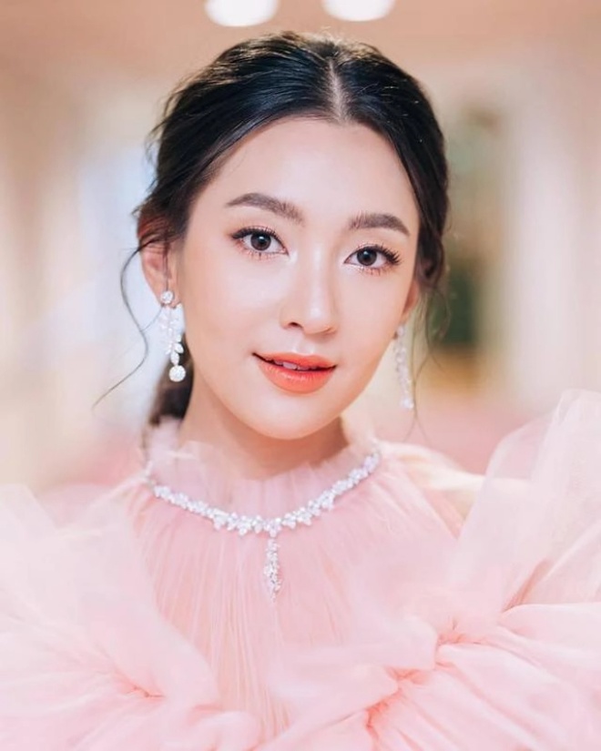 Bella là gương mặt rơi vào tầm ngắm trong câu chuyện của Mai.