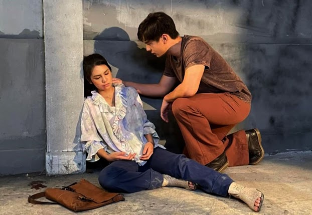 Đúng lúc đó, em chồng ngớ ngẩn ở ngoài thấy chị dâu bị nhốt bên trong liền đi tìm chiếc búa phá khóa cửa. (Ảnh minh họa)