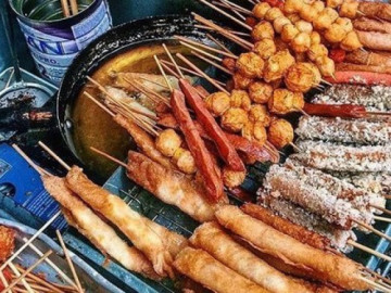 Vì sao món ăn giá rẻ, trông rất hấp dẫn này lại bị gọi là xiên bẩn?