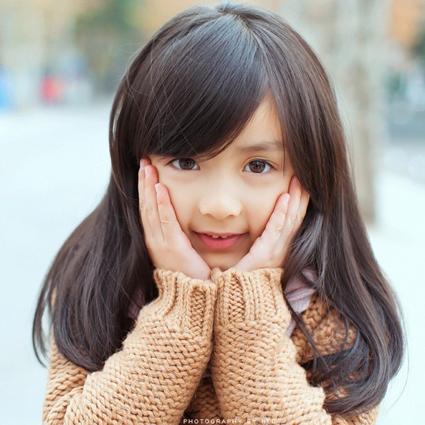 Mẹ đơn thân Hồng Quế gửi gắm ước mơ Hoa hậu cho con, cô bé 7 tuổi tóc dài thướt tha, được dự đoán cao 1m75 - 13