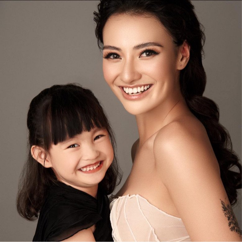 Mẹ đơn thân Hồng Quế gửi gắm ước mơ Hoa hậu cho con, cô bé 7 tuổi tóc dài thướt tha, được dự đoán cao 1m75 - 2