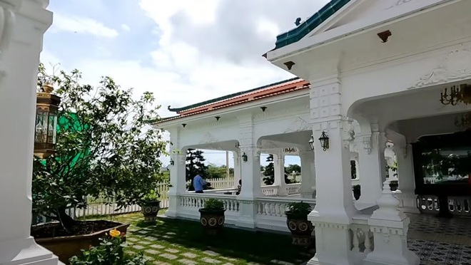 Choáng ngợp căn biệt phủ của đại gia nổi tiếng nhất nhì Long An, ít ai được vào trong - 3