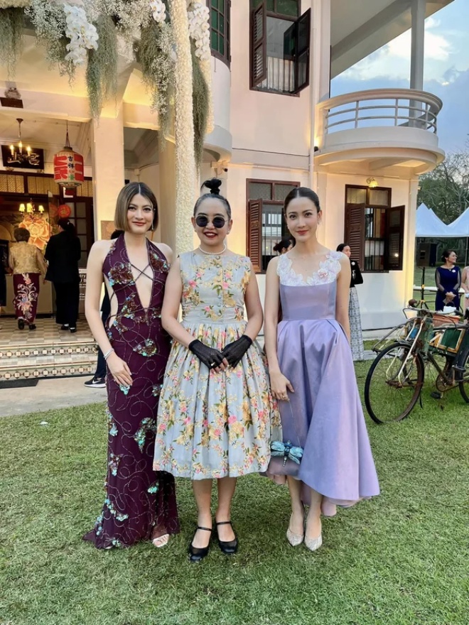 Margie Rasri và Taew Natapohn cũng góp mặt.