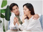 Bà bầu - Vợ không may bị sảy thai bị mẹ chồng chì chiết, chồng nói câu khiến MXH tấm tắc ngợi khen