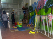 Hiện trường ám ảnh của lớp học, nơi bé trai 17 tháng tuổi bị 2 nữ giáo viên bạo hành dẫn tới tử vong