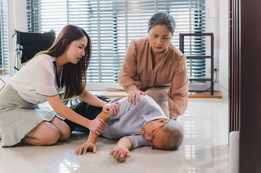 Không nên chủ quan khi thấy có dấu hiệu bủn rủn, co giật tới ngất xỉu mỗi khi đói. (Ảnh minh họa)