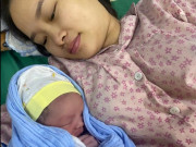 Bà bầu - Hà Nội: Nữ hộ sinh dùng tay giữ đầu thai nhi đang nguy kịch vì sa dây rốn, đưa vội vào phòng mổ