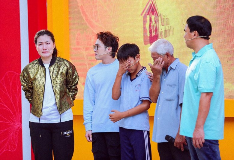 Ngọc Lan, Huỳnh Lập, Quyền Linh nghẹn lòng khi nghe cậu bé mồ côi mơ thấy mẹ cho 10 nghìn ăn bánh.