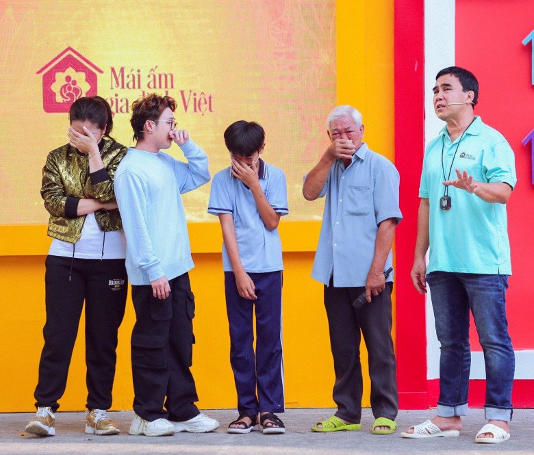 Ngọc Lan ôm mặt khóc giàn giụa, tiết lộ thường tâm sự với di ảnh cha ruột - 2