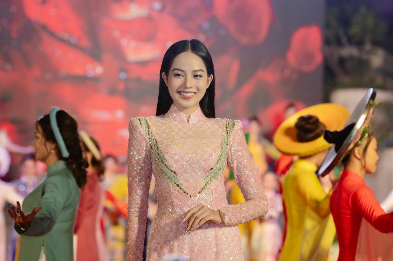 Lạ lùng mỹ nhân Đà Nẵng đăng quang Hoa hậu Việt Nam đẹp hơn sau 3 tháng, liền bị nghi chỉnh sửa nhan sắc - 3