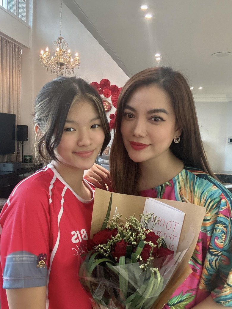 Học trường quốc tế, con gái Trương Ngọc Ánh viết thư cho mẹ, đếm mãi mới có đúng 3 từ tiếng Việt - 1