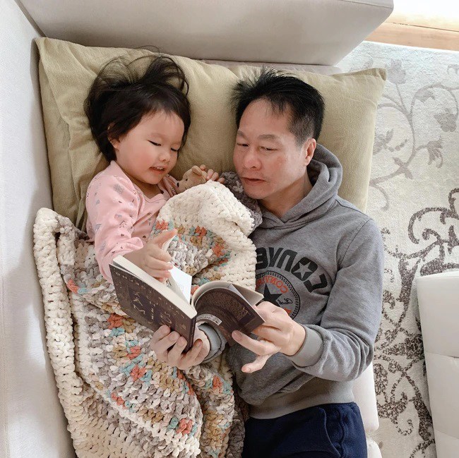Giàu nứt đố đổ vách, đại gia 51 tuổi Đức An ngồi bế con ngủ khiến vợ trẻ Phan Như Thảo cũng thán phục - 5