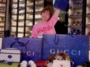 Giải trí - Than thở chuyện ở nhà thuê, Hari Won vi vu chốt đơn đồ hiệu, 1 lần mua "sương sương" 250 triệu