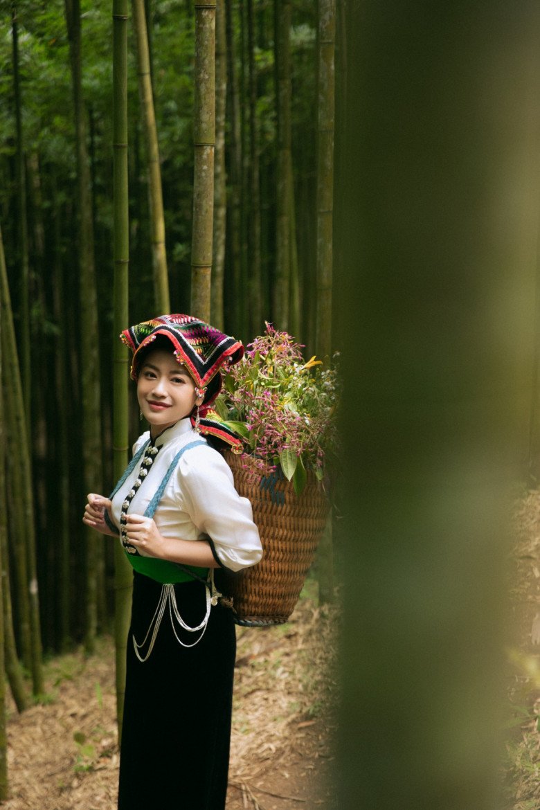 Sau chuyến ghi hình các sản phẩm tại Tây Bắc, nữ ca sĩ như bị mê hoặc và những lần về xuôi lại mất thời gian để có thể thoát khỏi vẻ đẹp của nơi đây.