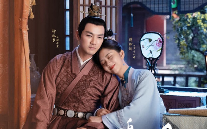 Nhiều người chê anh già vẫn thích đóng cặp với các tiểu hoa trẻ hơn cả chục tuổi.