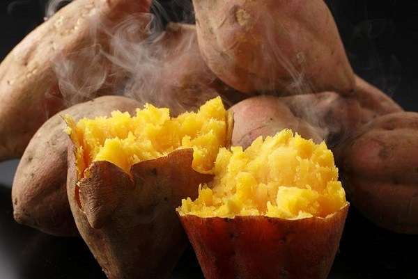 Khoai lang có thể dùng để ăn sáng nhưng không nên ăn quá thường xuyên. (Ảnh minh họa)