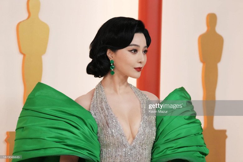 Thảm đỏ Oscar 2023: Phạm Băng Băng lộng lẫy, ngôi sao gốc Việt diện váy lấy cảm hứng từ áo dài - 6