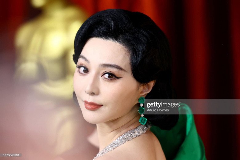 Thảm đỏ Oscar 2023: Phạm Băng Băng lộng lẫy, ngôi sao gốc Việt diện váy lấy cảm hứng từ áo dài - 8