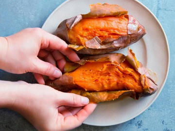 Ăn sáng bằng khoai lang có tốt không? Có một loại khoai ngon mấy cũng không nên ăn sáng, càng ăn ruột càng cồn cào