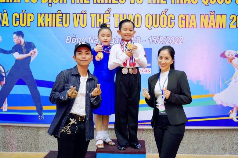 Quý tử điển trai nhà Khánh Thi Phan Hiển: 7 tuổi cao gần bằng bố, giành 8 HCV một cuộc thi nhảy - 19
