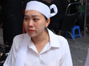 Giải trí - Phủ nhận chuyện Việt Hương tặng 200 triệu xây mộ, gia đình Vũ Linh cho biết nữ danh hài chỉ tài trợ tấm vải đen