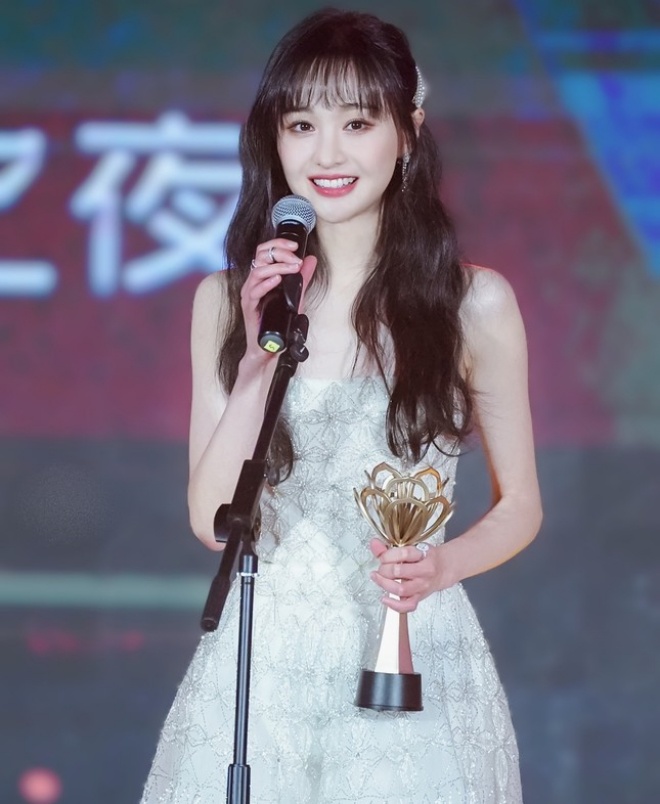 Rút lui khỏi showbiz đã lâu nhưng cô vẫn gây thiệt hại cho nhiều người.