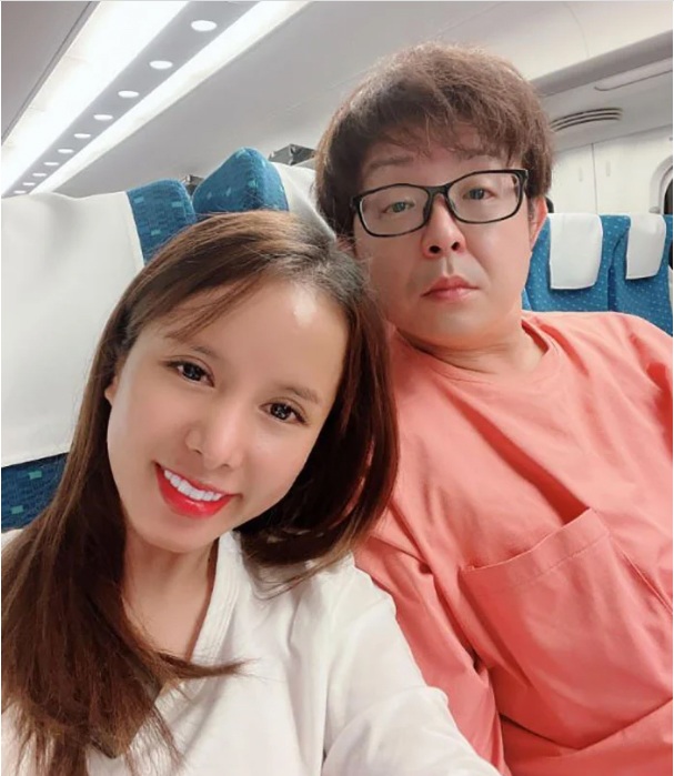 Vợ chồng Bà Nhân là cặp đôi được rất nhiều người quan tâm, đặc biệt là hành trình tìm con gian nan của họ.