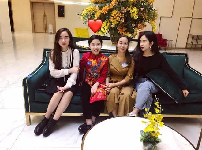 Dù không có được hào quang như lúc nhỏ nhưng Đức Vĩnh vẫn đang có một cuộc sống ổn định bên người thân.