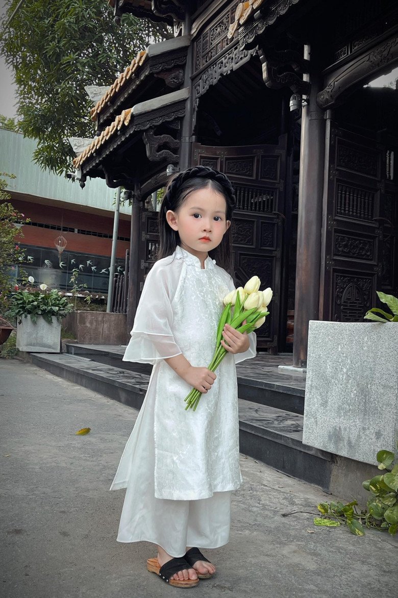 Bé gái Sài thành mệnh danh bản sao Lưu Diệc Phi được nhãn hàng cưng chiều, tương lai hoa khôi nghìn mẹ bỉm “xin vía” - 14
