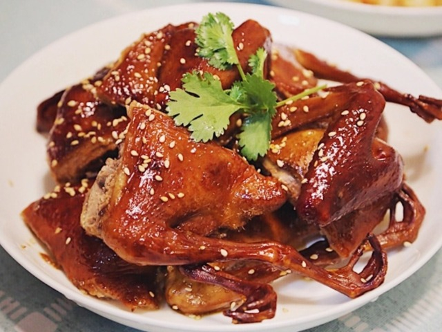 Thịt con bé tí được ví là “sâm động vật”, nấu lên ngon và bổ hơn thịt gà nhưng ít người biết ăn