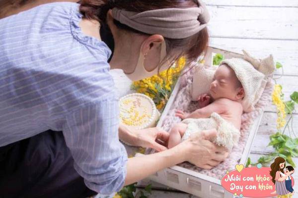 Bé sơ sinh quấy khóc sau buổi chụp hình, đến bệnh viện kiểm tra, kết quả khiến mẹ suýt amp;#34;ngất xỉuamp;#34; - 10
