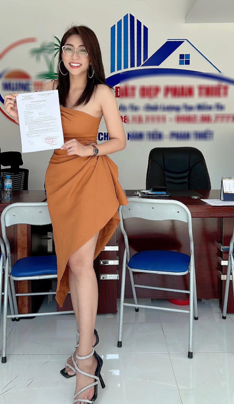 Làn da chi chít mụn của nàng Hậu giờ cũng trở nên trắng mịn màng. Có thể thấy, Đặng Thu Thảo đã dành cho bản thân sự chăm sóc đặc biệt để lấy lại được nhan sắc như hiện tại.