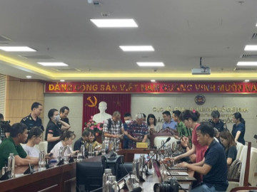 Tin tức 24h: 4 tiếp viên Vietnam Airlines mang 11,48 kg ma túy